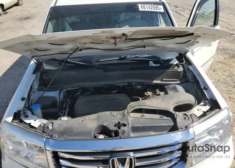 2015 Honda Pilot Touring z USA, uszkodzony, nr VIN 5FNYF3H92FB017561